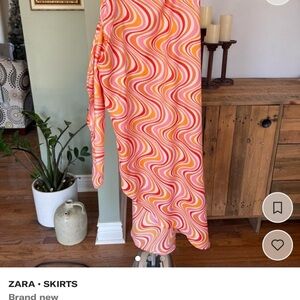 Zara wrap skirt, size M. Vibrant color design.